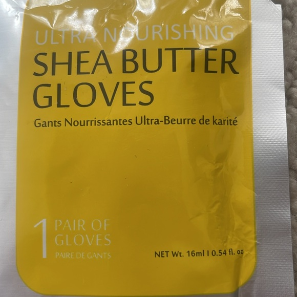 Avery Beauty Shea Butter Gloves - Picture 2 of 3